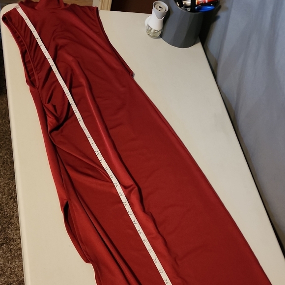 Muse NWT SEXY Red Midi Dress with Elegant Design - Picture 7 of 9